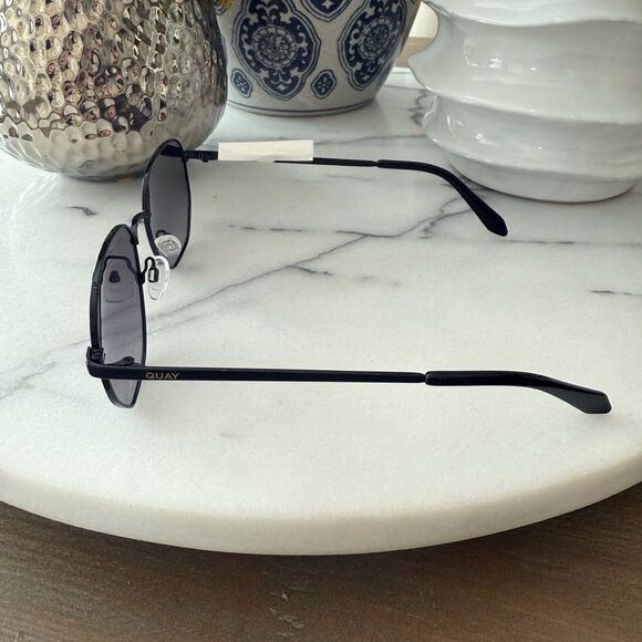 Quay BIG TIME Women\'s Metal Frame Hexagonal Sunglasses⭐️ main image 4